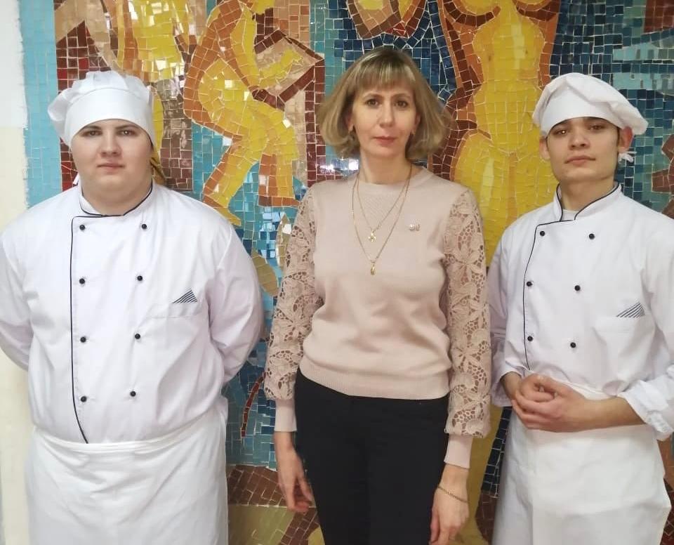 Студенты волчанского филиала КМТ участвовали в областной кулинарной олимпиаде в Екатеринбурге