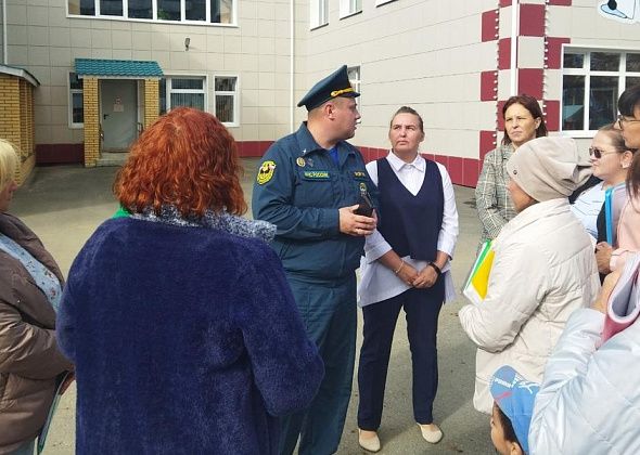 Волчанские пожарные провели учебную эвакуацию в детском саду №4