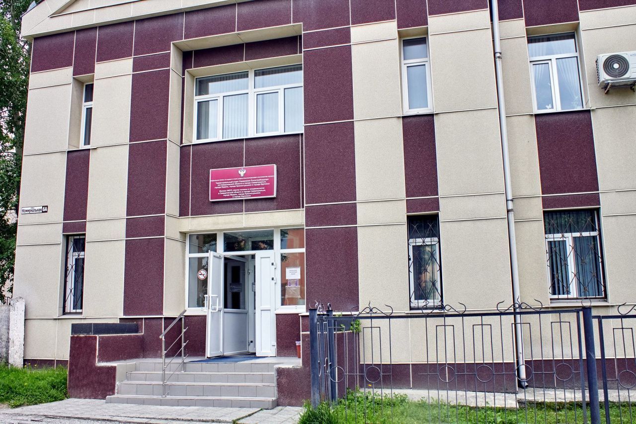 Запущена горячая линия по вопросам детского отдыха и школьной формы