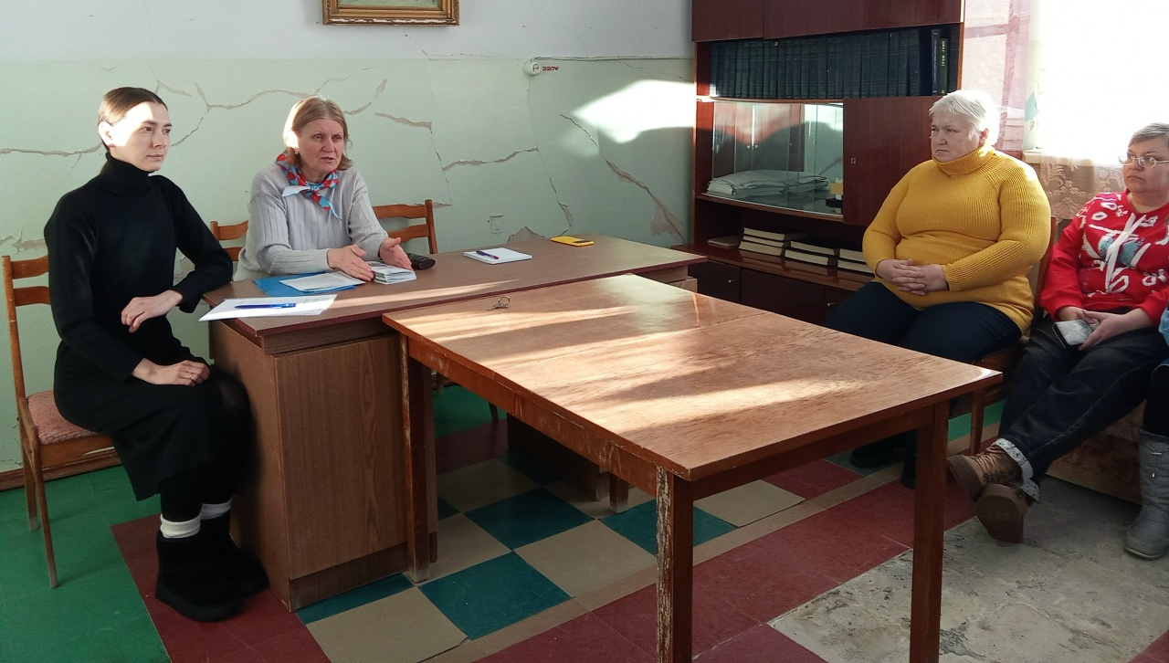 Карпинский центр занятости провел консультацию для работников волчанской больницы