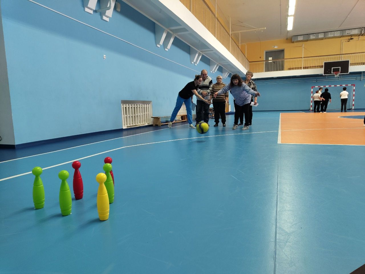 В Волчанске прошла спартакиада для пенсионеров и инвалидов