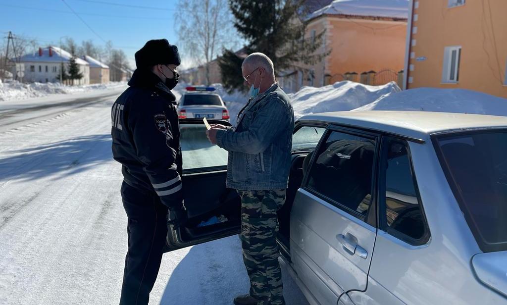 В Волчанске сотрудники ГИБДД проверили правила перевозки детей