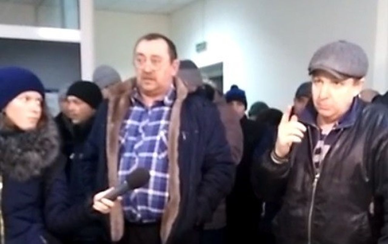 В Каменске-Уральском таксисты устроили акцию протеста