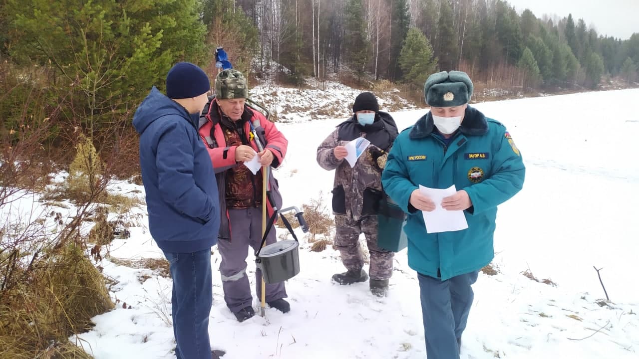 Волчанские пожарные просят жителей воздержаться от прогулок по льду