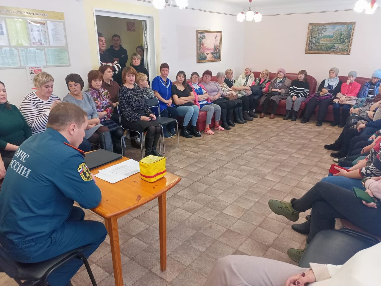 Начальник ОНД провел семинар о пожарной безопасности в волчанском пансионате для пожилых и инвалидов