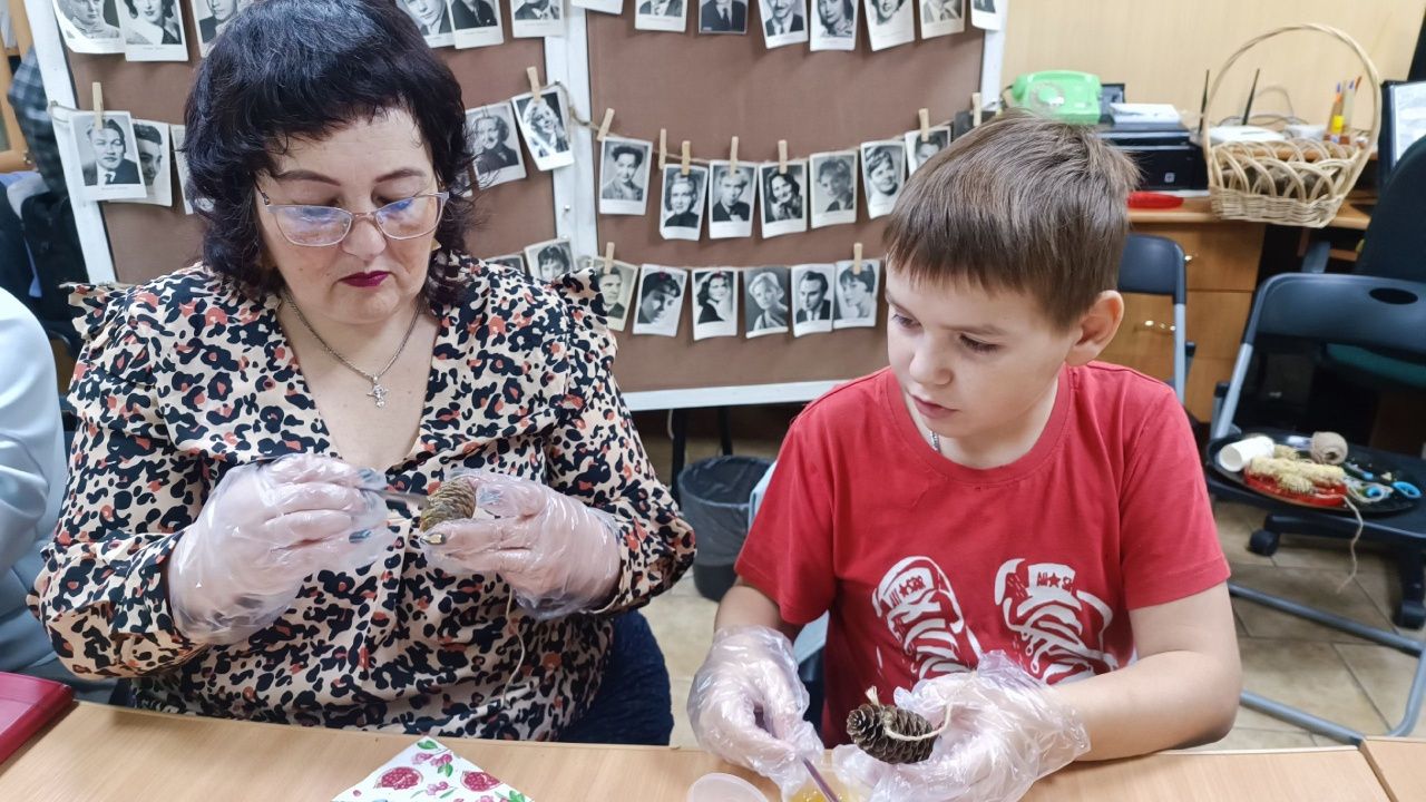 В музее прошел мастер-класс по изготовлению съедобных кормушек для птиц