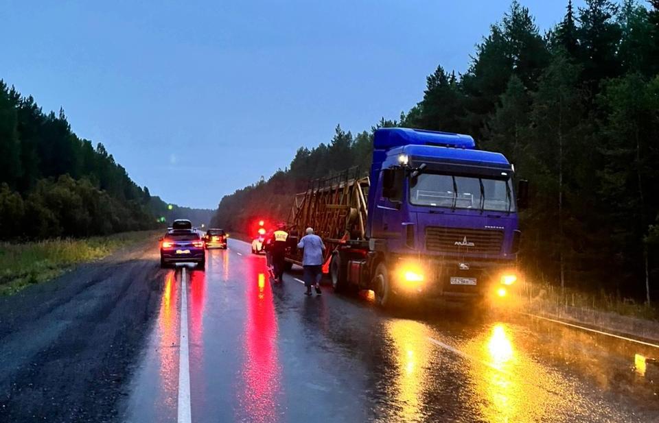 На трассе рядом с Волчанском произошло смертельное ДТП с грузовиком, кроссовером и легковушкой 