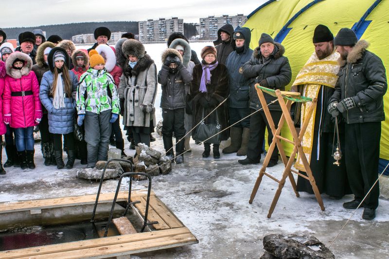 Пять мифов о Крещении: что думают эксперты