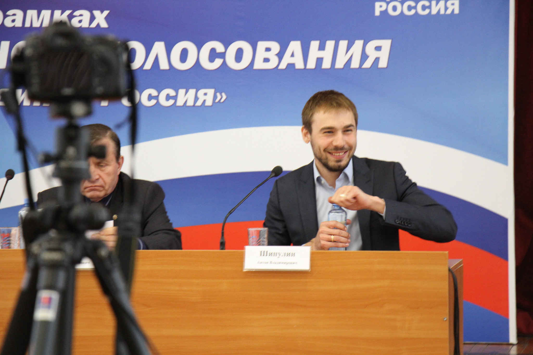 Антон Шипулин подал документы на участие в довыборах в Госдуму от Серовского округа