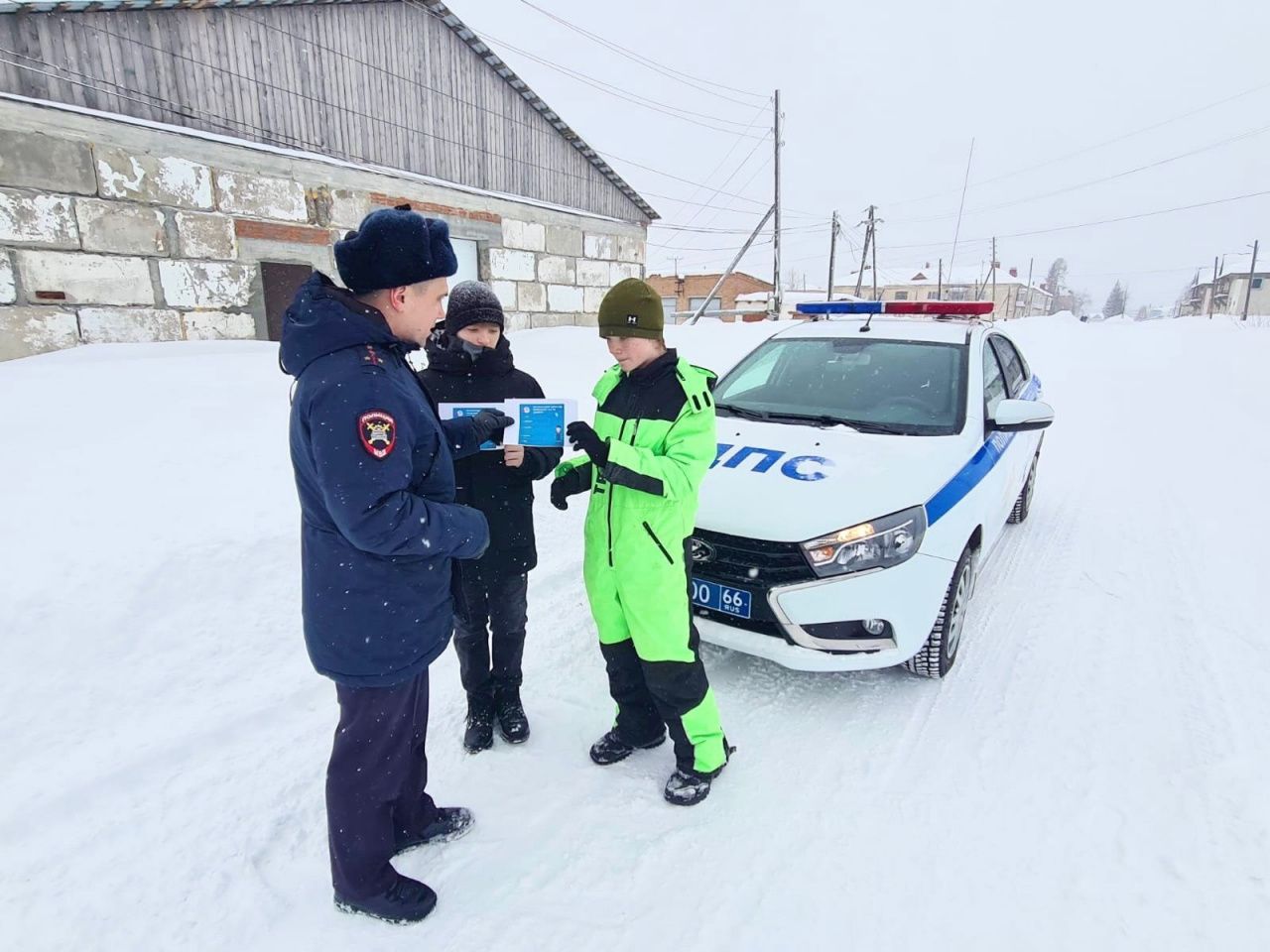 Руководитель местного  отдела ГИБДД лично провел беседы с волчанскими пешеходами