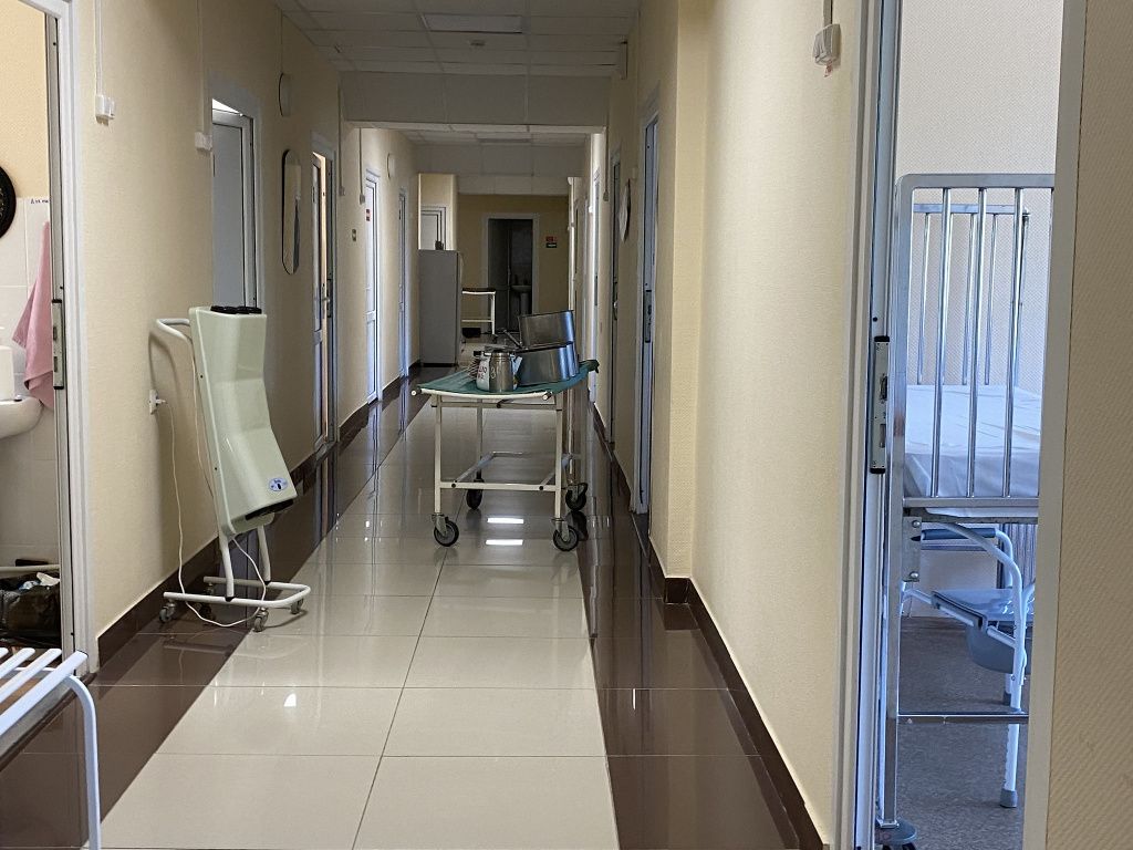 Граждане могут проходить АГС исключительно на государственных предприятиях. Зачастую альтернативнослужащие работают санитарами в больницах, диспансерах. Фото: Анна Куприянова, архив "Глобуса" 