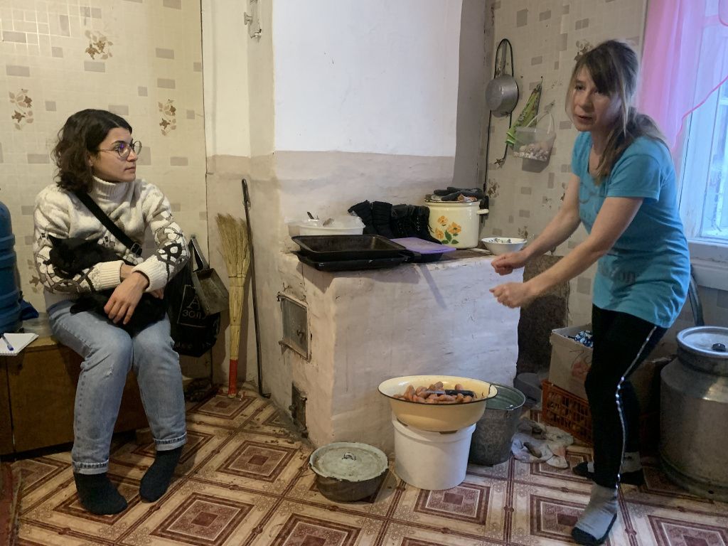 Надежда и жительница Лозьвинского Галина Клиновая. Фото: Николай Починин, "ВК - Медиа"