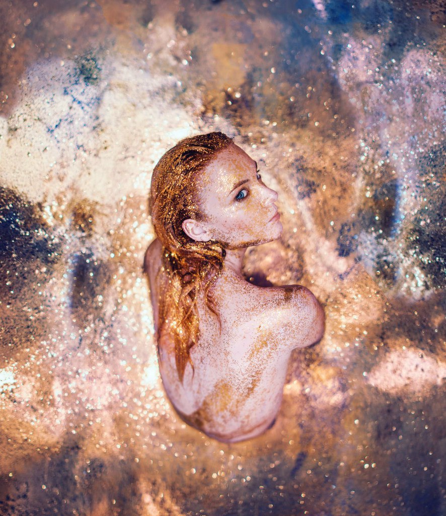 Золотая фотосессия Галины Босой. Фото: Кристина Макеева/официальная группа певицы во "ВКонтакте"