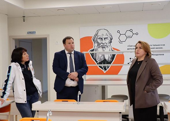 Министр здравоохранения посетила волчанскую больницу и школу №23