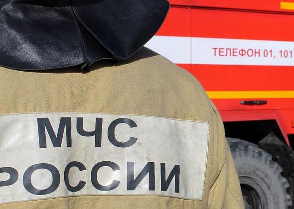 Пожарные города расчистили от снега памятники