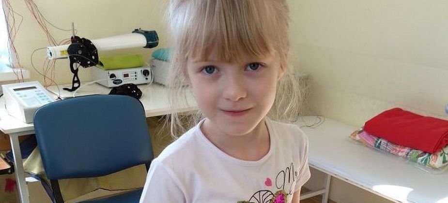 Мэр Волчанска помог пополнить “копилку” для Ники Казаковой