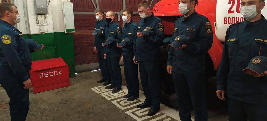 Волчанские пожарные почтили память погибших в Великой Отечественной войне