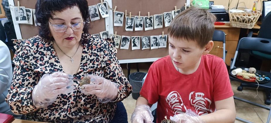 В музее прошел мастер-класс по изготовлению съедобных кормушек для птиц