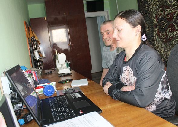 Даша Мишнева вернулась со второй консультации в Березовском. И начинает лечение