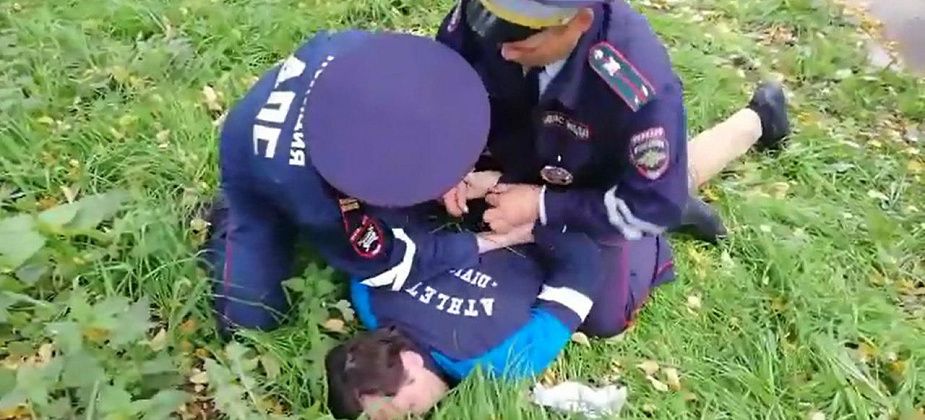 Серовчанин сделал замечание сотрудникам ДПС и был жестко задержан: "шерифам Закон не писан"...