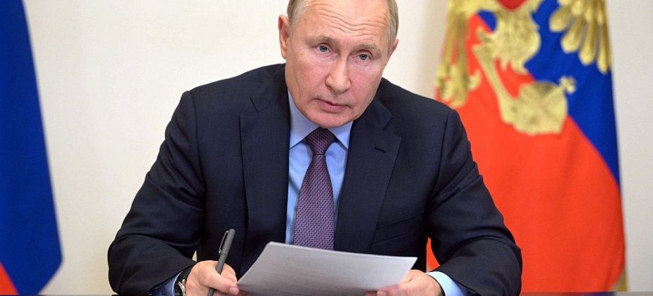 Владимир Путин ушел на самоизоляцию