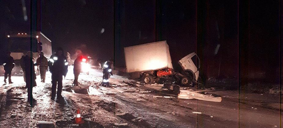Под Серовом столкнулись "ГАЗель" и "МАН". Водитель уснул за рулем?