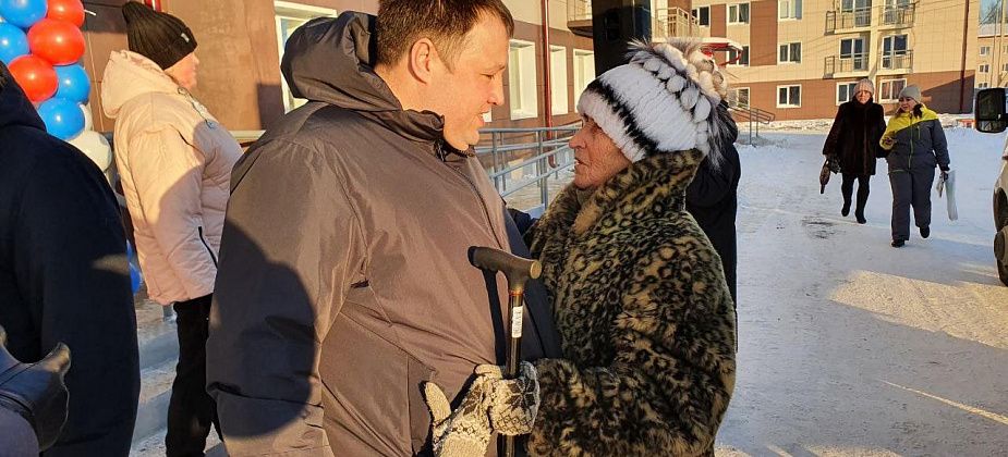 В Волчанске торжественно открыли новостройку. Ключи от квартир получила 31 семья