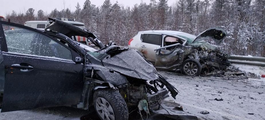 В аварии под Ивделем погибла семья из трех человек