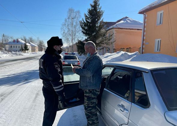 В Волчанске сотрудники ГИБДД проверили правила перевозки детей