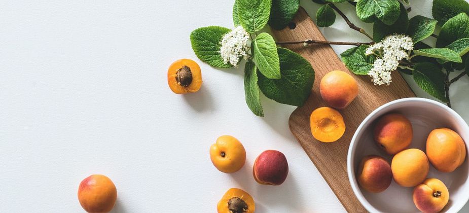 Кому советуют есть абрикосы и в чем их польза для организма?