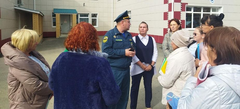 Волчанские пожарные провели учебную эвакуацию в детском саду №4