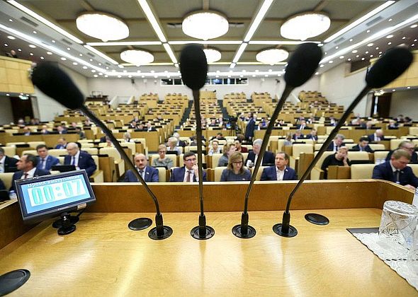 За распространение недостоверных новостей и "неприличные" посты про власть предлагают штрафовать