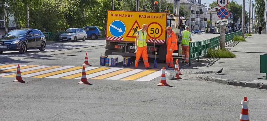 Дорожники Свердловской области в 2022 году привели к новым стандартам 779 пешеходных переходов 