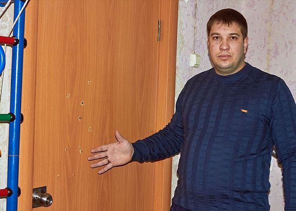 Мужчина открыл стрельбу в подъезде, едва не ранив беременную соседку и ее трехлетнюю дочь