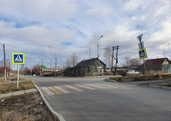 Сотрудники ГАИ ищут нарушителей ПДД на пешеходных переходах