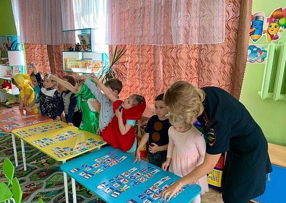 Волчанским дошколятам рассказали о правилах дорожного движения