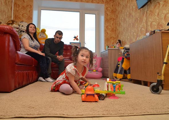 Пятилетней девочке, страдающей ДЦП, необходима помощь для реабилитации