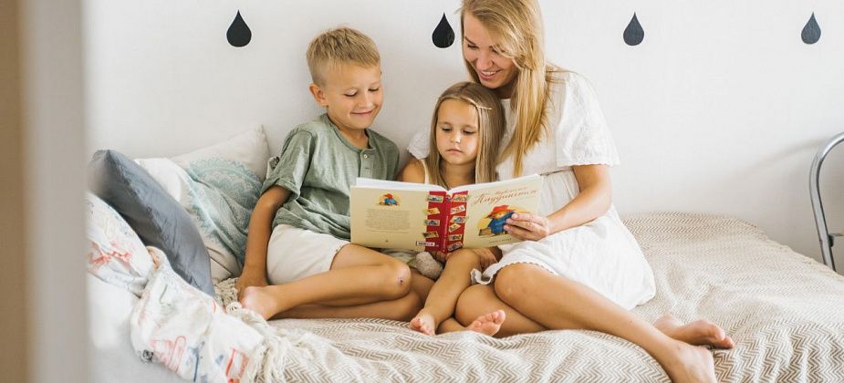 По слогам. Когда нужно начинать учить читать ребенка и как это сделать?