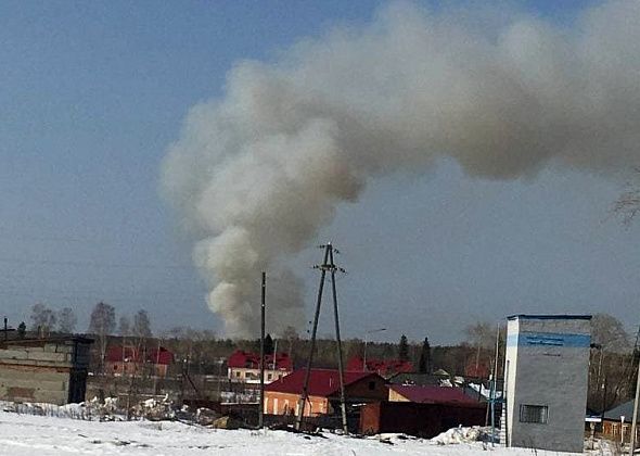 В северной части Волчанска очевидцы увидели над пилорамой столб дыма. Это не пожар