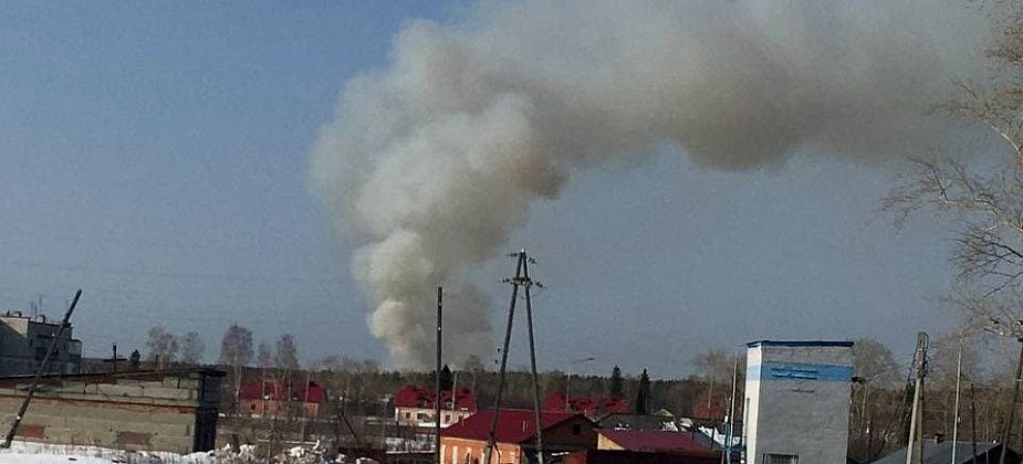 В северной части Волчанска очевидцы увидели над пилорамой столб дыма. Это не пожар