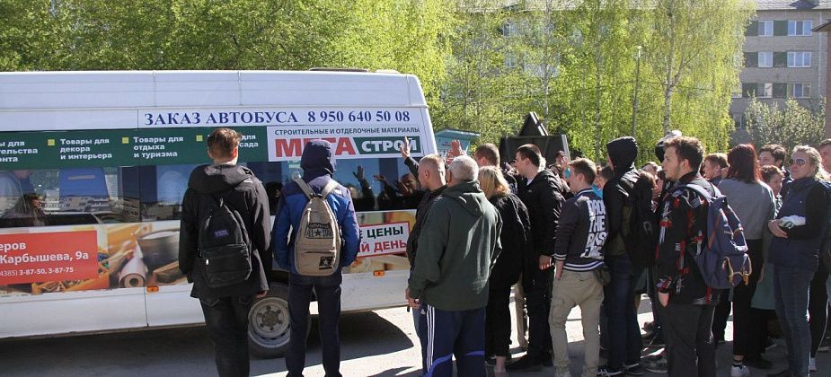 Госдума приняла законопроект о реестре воинского учета и электронных повестках