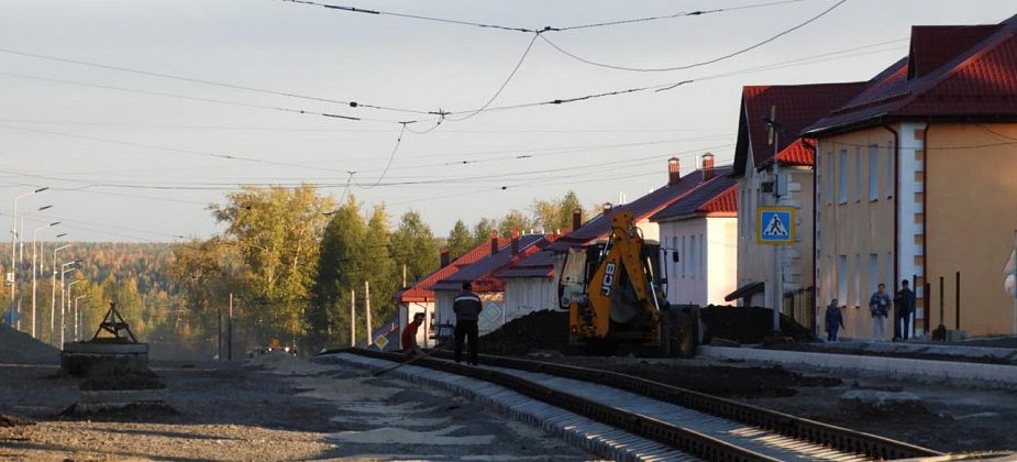 В Волчанске до конца года планируют положить черновой слой асфальта на улице Советской