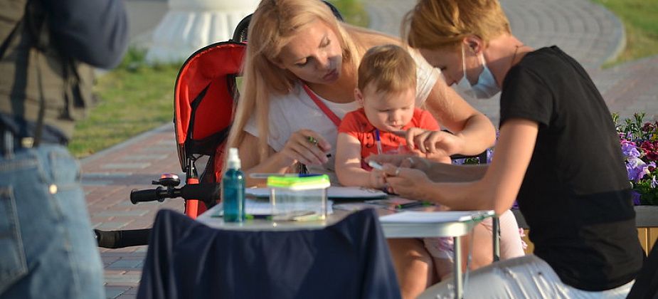 Как собирались подписи за возврат прямых выборов мэров в городах Северного Урала