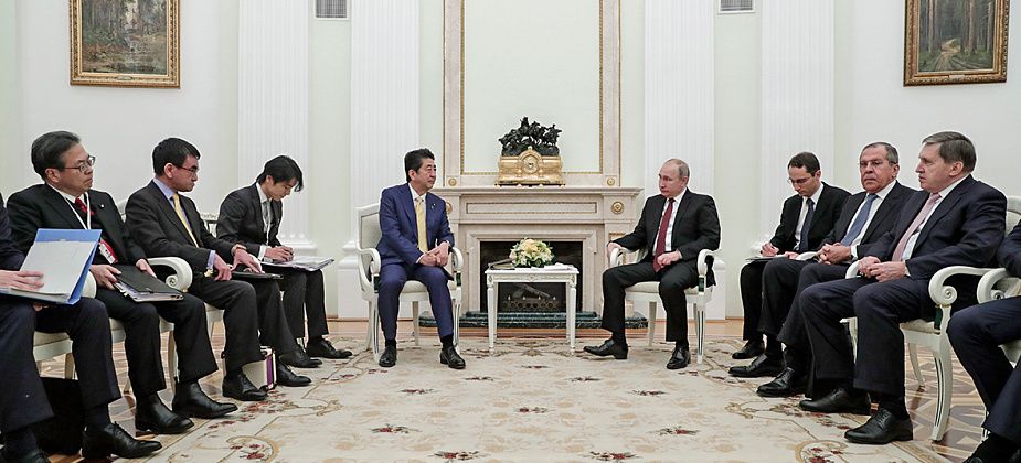 Курилы отдать оставить. Чем завершились московские переговоры Путина и Абэ