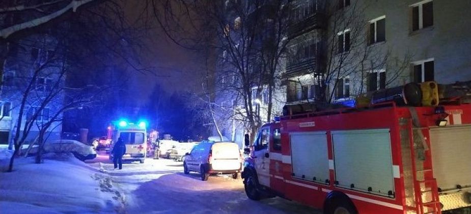 В Екатеринбурге во время пожара в многоэтажке погибли восемь человек. Возбуждено уголовное дело