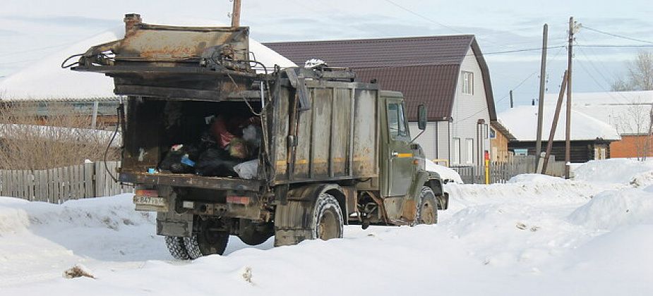 Медведев разрешил регионам снижать тарифы на вывоз мусора